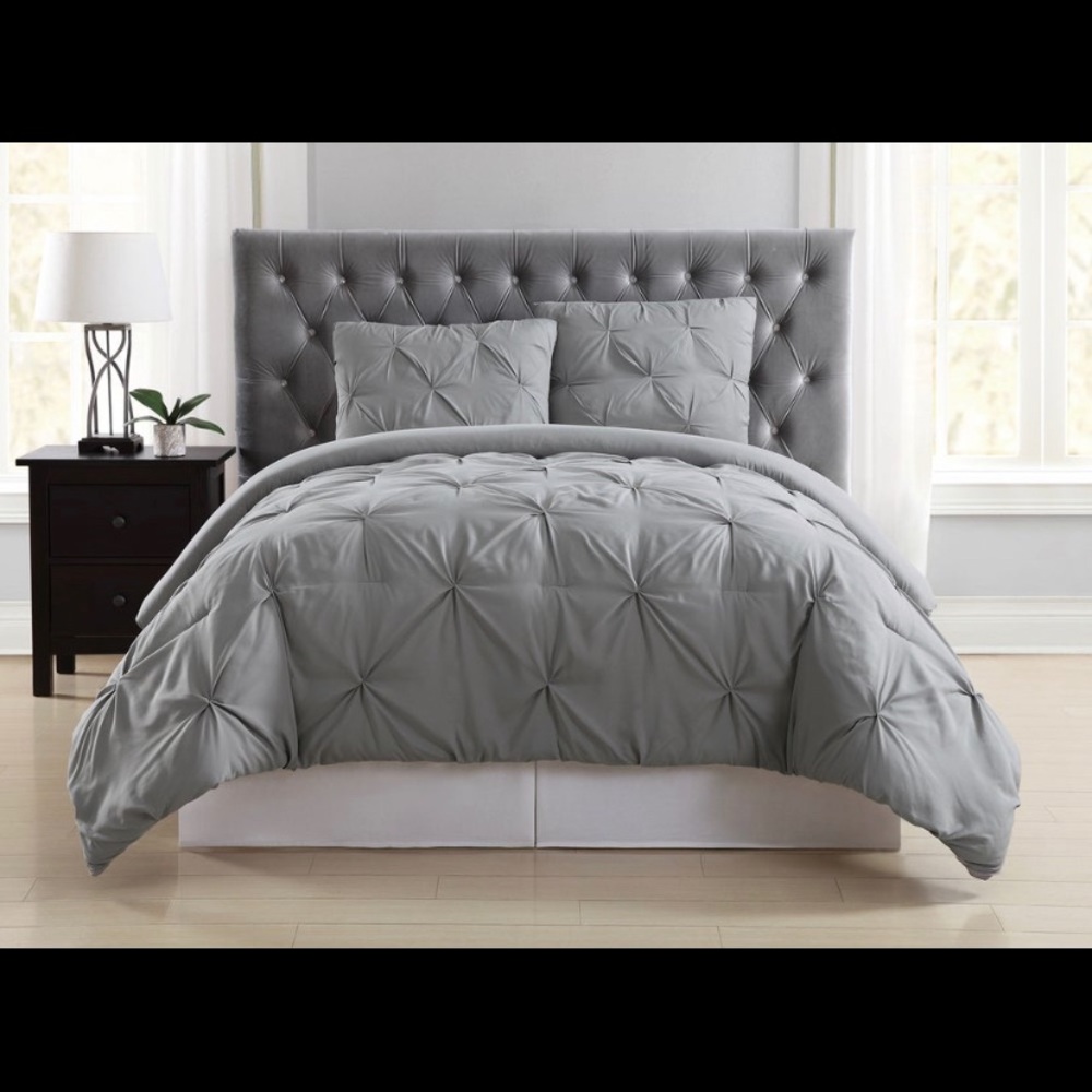 Twin size comforter